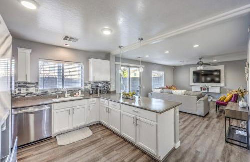 Spacious 5BR Modern Luxury Villa in Vegas - Foto 25