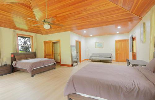 Luxury Oceanview Estate - Photo 16