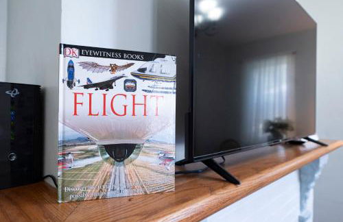 Dual patios, Free Laundry Service, College steps - Foto 4