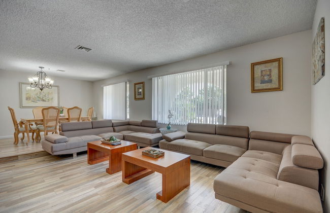 Luxurious 4BR House with Large Pool Near Strip - Foto 14