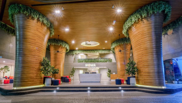 Coin salon dans le hall