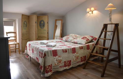 Chez Elia, pour les amoureux des vieilles pierres - Foto 30