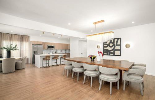 Gated Resort, 2 Homes, 9BR Ensuites, Slps27, Pool - Photo 15