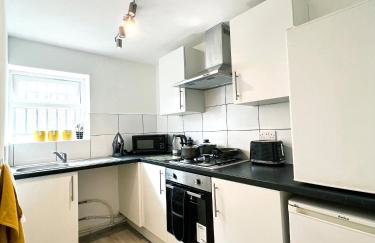 The County Staycation - Photo 11