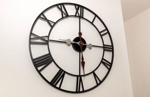 Cozy Ground-Floor Studio, Excellent City Access - Photo 11