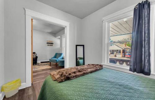 Bright 2BR South Hills - Old Brooklyn Home - Foto 20