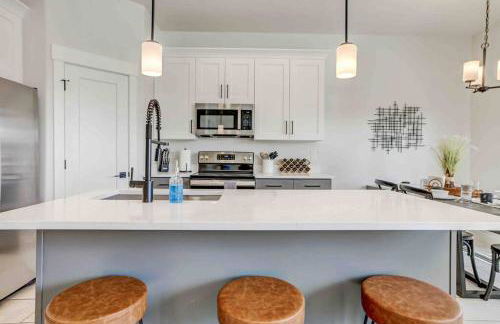 Modern Work/Relax - Private Hottub & Firepit - Foto 24