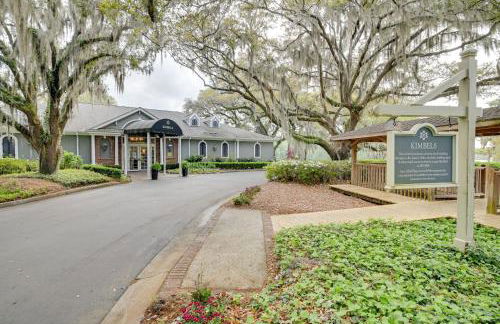Cottage with Deck and Pool Access about 6 Mi to Beach - Foto 38