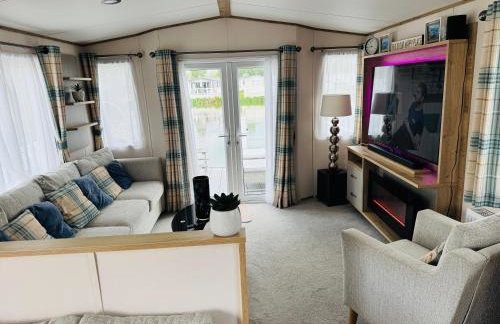 Exquisite Lake lodge in Hoburne Holiday Resort - Valentino Rose Lodge - Foto 51