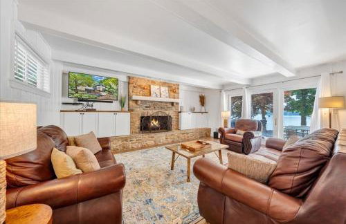 Scenic Point - Private Lakefront Home w/ Dock, Fire pit, outside shower & Hot tub - Foto 3