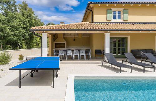 Villa LunIstra in Central Istria for 10 people with private pool & kids playground - Foto 2