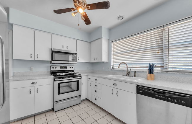 Sunny Retreat In Clearwater 2 Bedroom Home by RedAwning - Foto 8