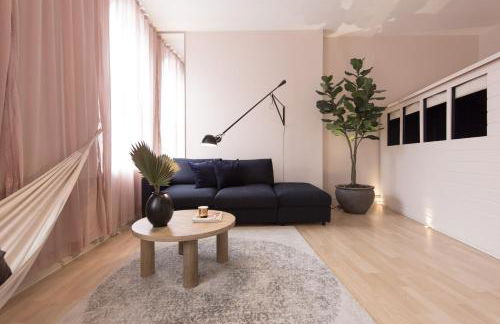 Shoreditch Loft w 100inch Cinema, Premium Mattress & Hammock, by the Design Traveller - Foto 11