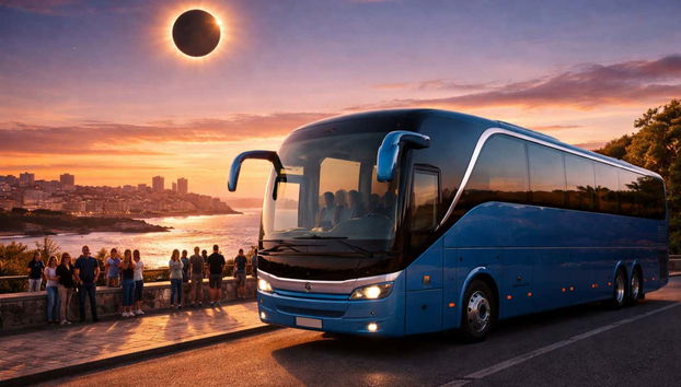 Excursión para ver el eclipse solar 2026 - Foto 4, Autobús en la costa