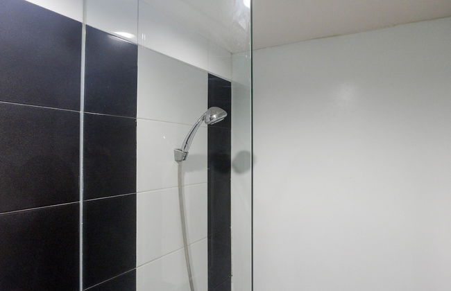 Classic Modern Studio Room Apartment at The Square Surabaya - Photo 8