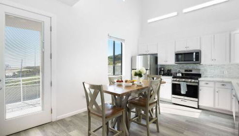 Oceanfront 2BR Rooftop Deck Beach Access Strand Way B - Photo 5, Other