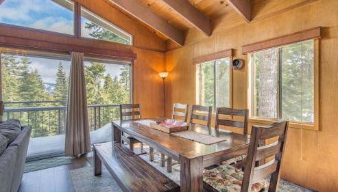 Mahogany by AvantStay Snowbird Cabin w Full Chamberlands Access - Foto 2, Other