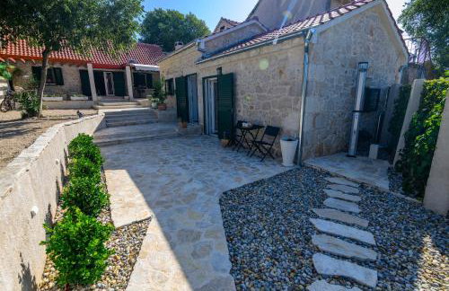 Kameni dvori - Photo 31