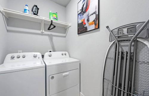 Spacious Modern Townhome w Indoor Court, King Beds & Huge TVs! - Foto 24