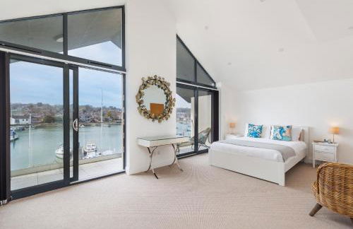 Creek View - A Tranquil Waterside Retreat with a Touch of Luxury and Pontoon - Photo 3