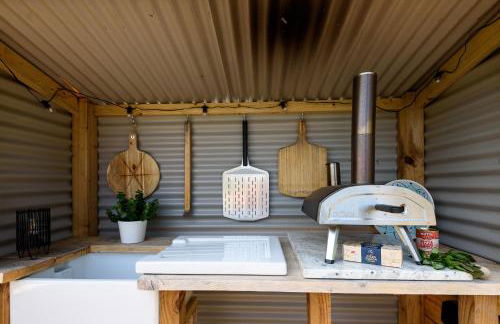 Luxury Coastal Shepherds Hut with hot tub, dining dome & a 5 Minute Walk to Pubs and Village - Foto 8