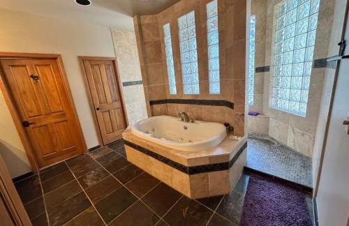 Torreon Getaway on the Greens with hot tub, 4 bedrooms, sleeps 10 - Photo 5