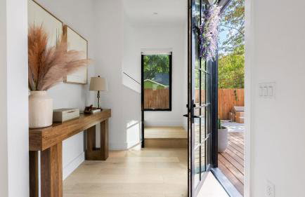 Stylish Home with Firepit Balcony Steps from Austin’s Best Near Rainey St Lady Bird Lake Downtown The Ashlee by AvantStay - Foto 6