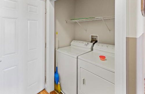 ❤️ The Top End Townhomes with Stunning Views On One-Of-A-Kind Rooftop Deck! WOW! - Foto 47