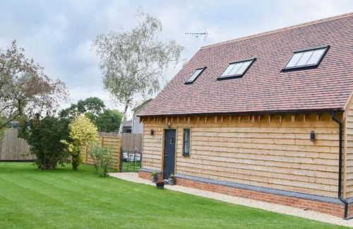 New Luxury 1-bed House nr Bicester Village - Photo 2