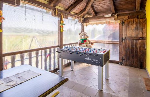 2 Bedroom Beautiful Home In Plaski - Photo 8