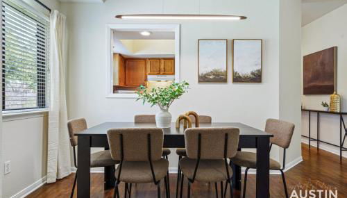 Modern Haven with King Suite and Impeccable Location - Foto 2