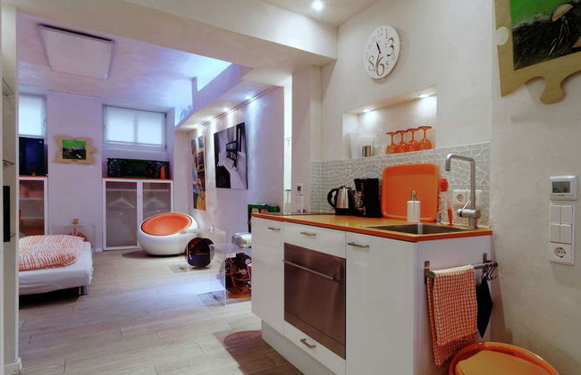 Contemporary Apartment in Kreuzberg, Berlin - Photo 9