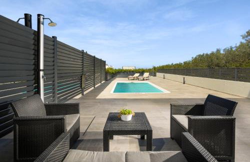 Limi Deluxe Sea View Suites - Private Pools - Foto 67