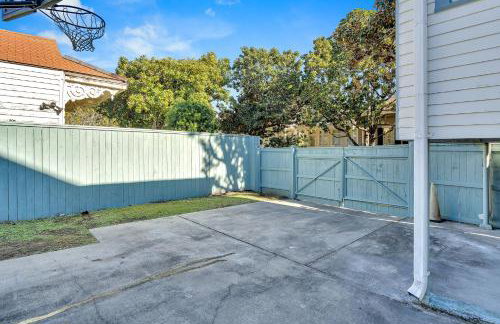 Bright Uptown home w gated parking - Foto 37