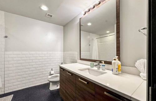 Chic Loft 828 3bd Sleeps 16 Free Parking - Foto 14