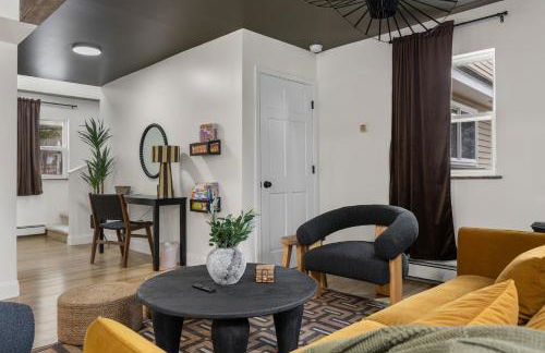 Lakefront Retreat, Mins to Dtown, Firepit, Hot Tub, Pet friendly! - Foto 48