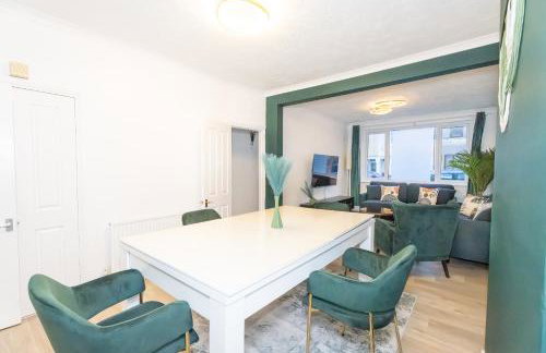 4 bed Emerald by Harlington 13 mins to central - Foto 10