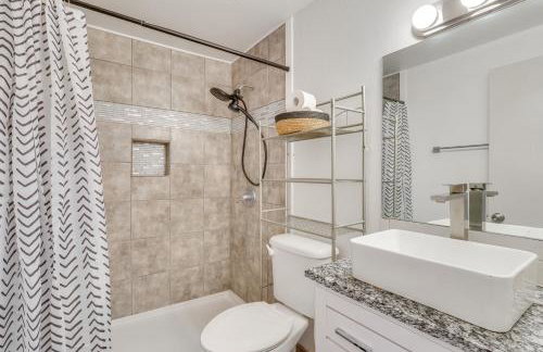 Chic Farmhouse, 3Mi to Lake-Pet Friendly & Golfing - Foto 14