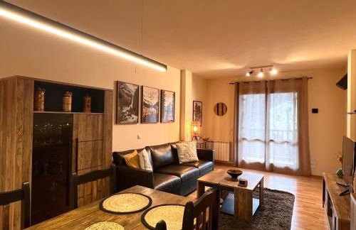 El Secret del Pirineu - L'Amfitriona - Foto 3