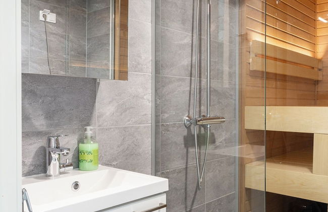 3BR Modern Loft Penthouse with Sauna & Parking - Foto 15