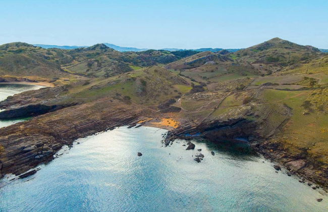 Paseo en barco por las calas del norte de Menorca - Foto 6