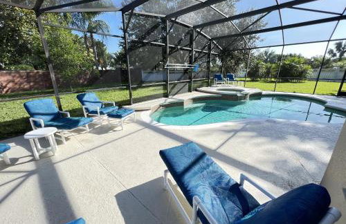 Spacious Family Escape 2 Masters Pool Hot Tub Pool Table & BBQ - 2 Miles Disney - Foto 34