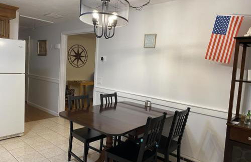 A Cozy Cape house steps to Restaurants & Beaches ~1.4 miles down scenic roads - Foto 9