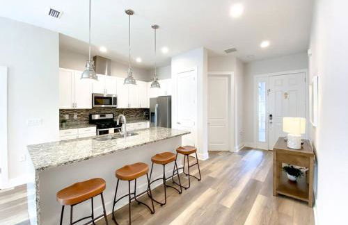 BRAND NEW 3 bedroom near DISNEY / Wi-Fi / Parking - Foto 35