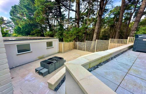 5 Bed House - Pool - Hot Tub - Sauna - Pool Table - Near New Forest and Beach - Sleeps 12 - Photo 62