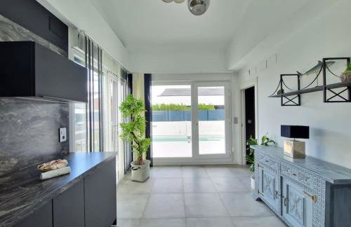 BEACH HOUSE with swimming pool - Photo 32