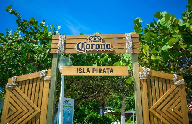 Pirata Island Day Trip - Photo 1