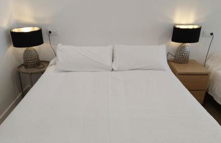 Apartamentos y estudios EL CENTRO - Foto 23