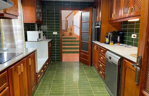 Villa con barbacoa para familias - Foto 9