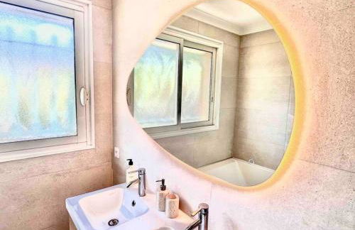 Superbe 6 couchages - 200m de la mer - Terrasse - Climatisation - Foto 5